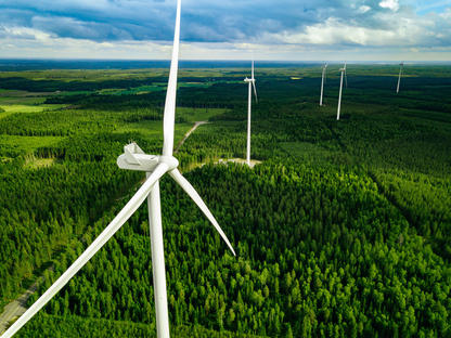 Windpark auf Anhöhe - Bildquelle: Getty Images