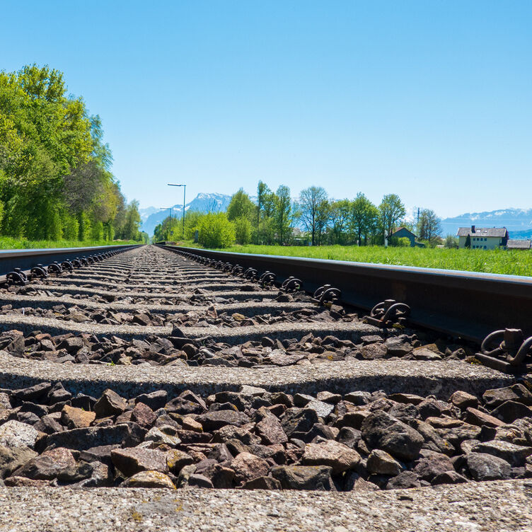 Helaba finanziert Schienen­fahrzeuge für das Netz Lausitz