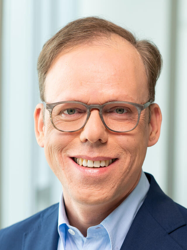 Tim Austrup, Corporate Banking