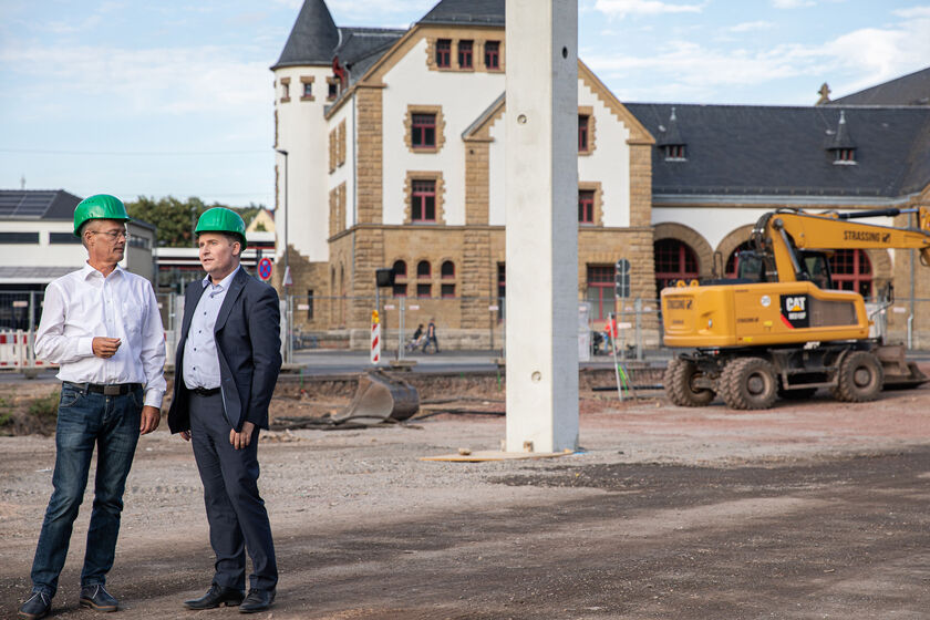 Andreas Reinemann, Wartburg-Sparkasse und Dr. Christian Kolb, May & Co. auf der Bausstelle