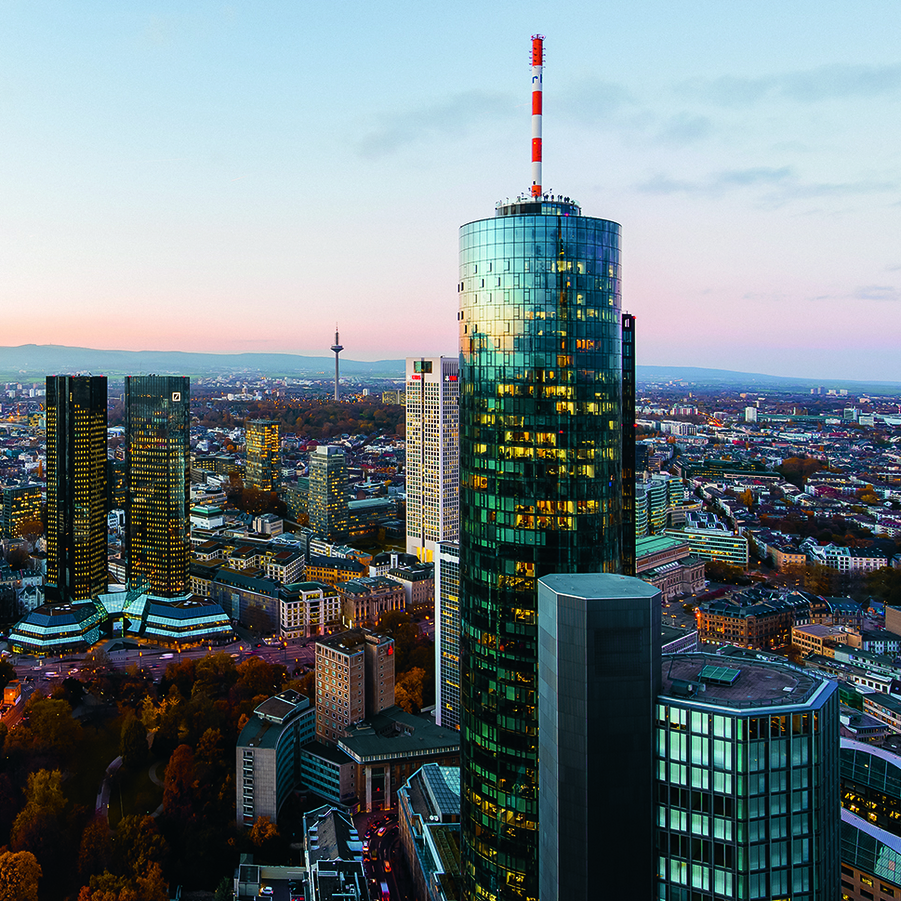 Helaba - News: Lichtprojektionen auf dem MAIN TOWER 